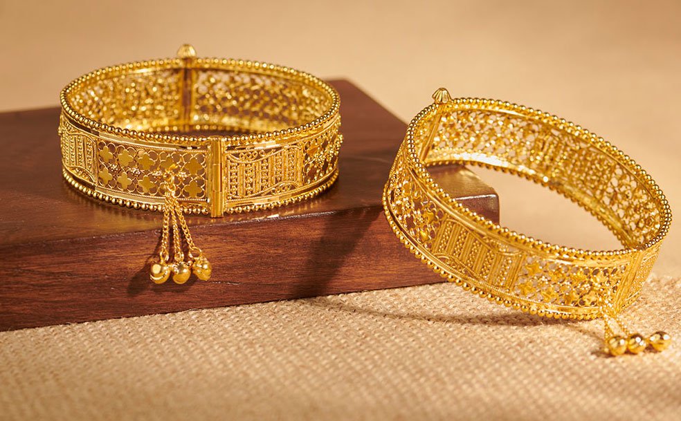 Manufacturers, Wholesalers, and Exporters of Metal Bangles